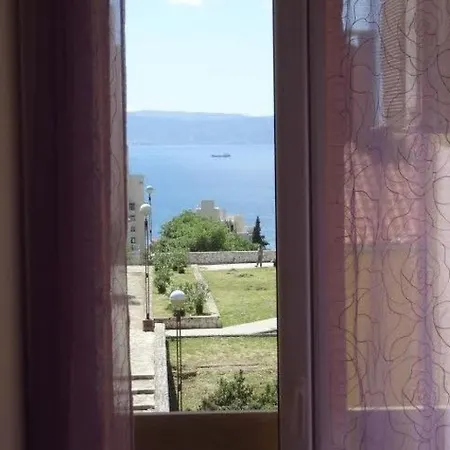 Mit Blick Auf Wasser By Interhome